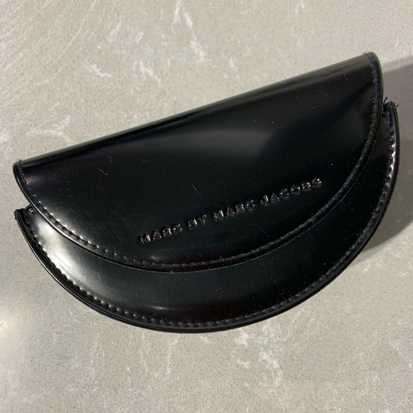 marc jacobs oversized sunglasses 🌞 - Picture 2 of 4